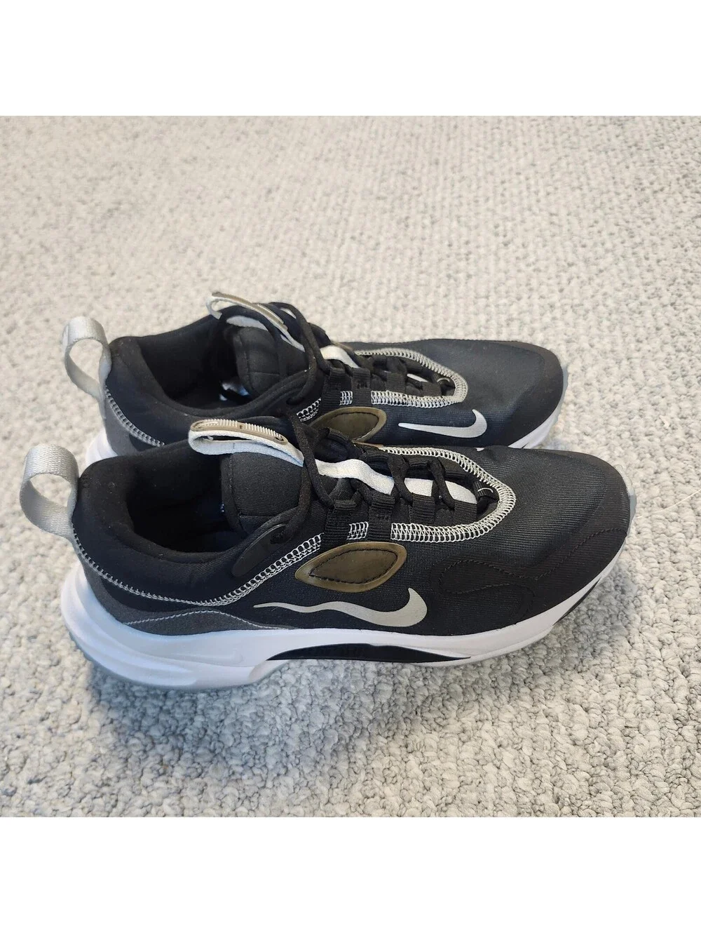 Nike Women's Spark Sneakers Size 7.5 Black and White